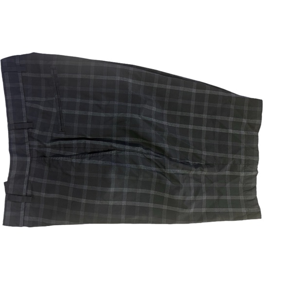 Like New Walter Hagen Golf Dark Plaid Men's Shorts 34 - Picture 4 of 5